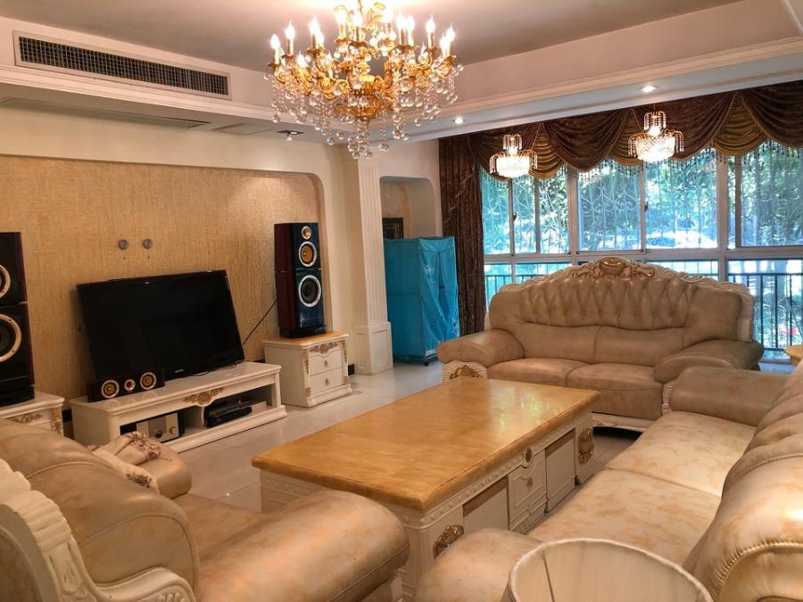 九峰小區(qū)法拍房二區(qū)10棟104房(包含中央空調(diào)及家具電器)、10幢6#A-23號(hào)車位及四區(qū)19幢19-16號(hào)雜屋