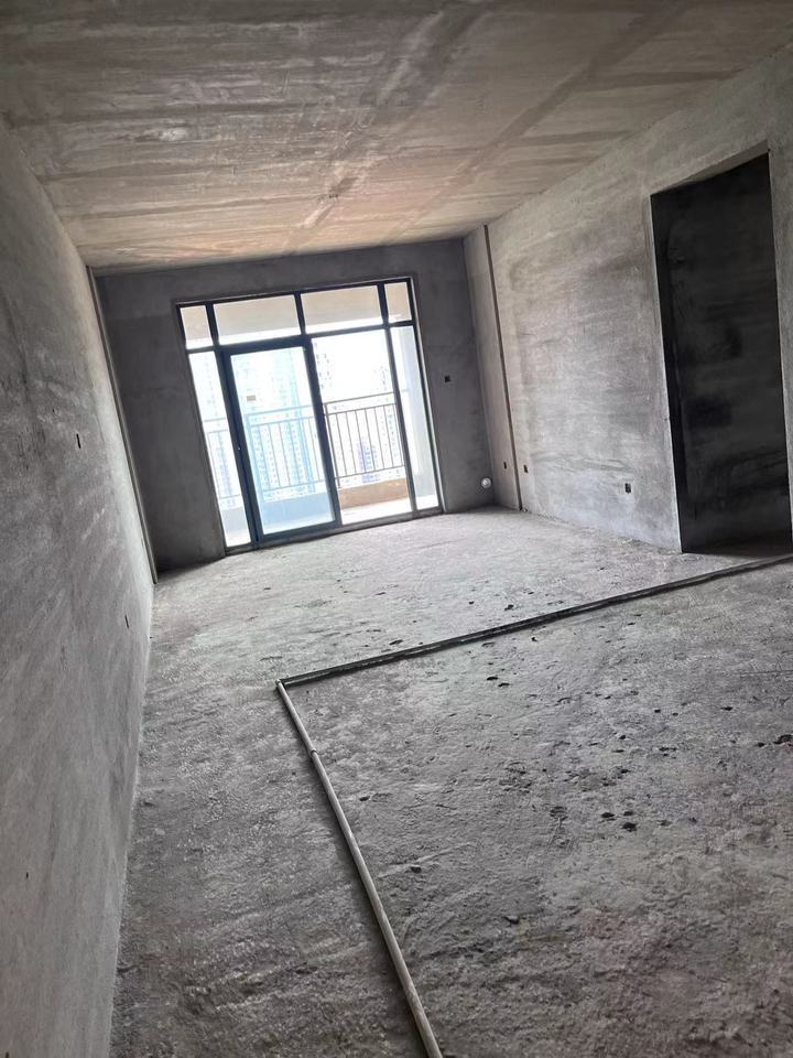 金湘苑小區(qū)法拍房4#商業(yè)、24#棟住宅2202號(hào)