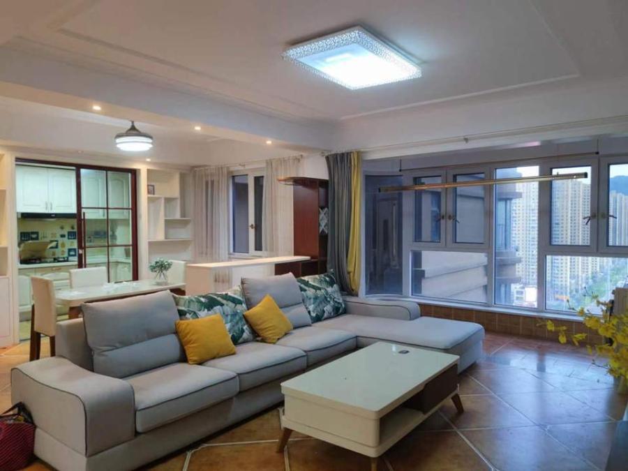 潤(rùn)和星城潤(rùn)和長(zhǎng)郡法拍房17棟1905室及房屋內(nèi)現(xiàn)有的家具、家電