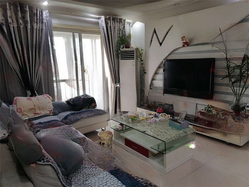 星典時(shí)代新寓法拍房7、8、9棟8-1404號(hào)