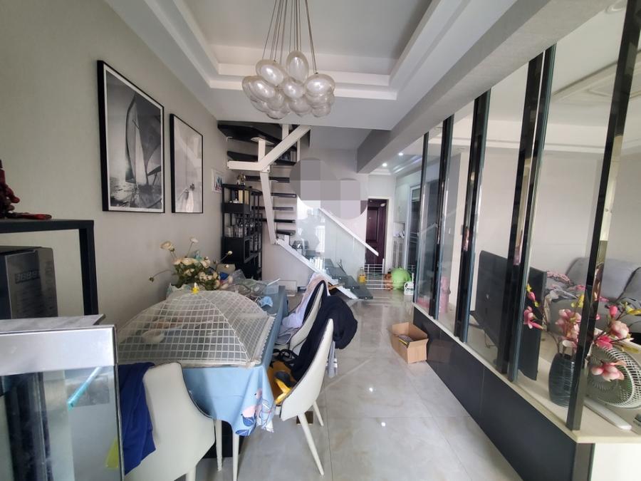 泊愛藍(lán)灣苑法拍房藍(lán)和軒3003號