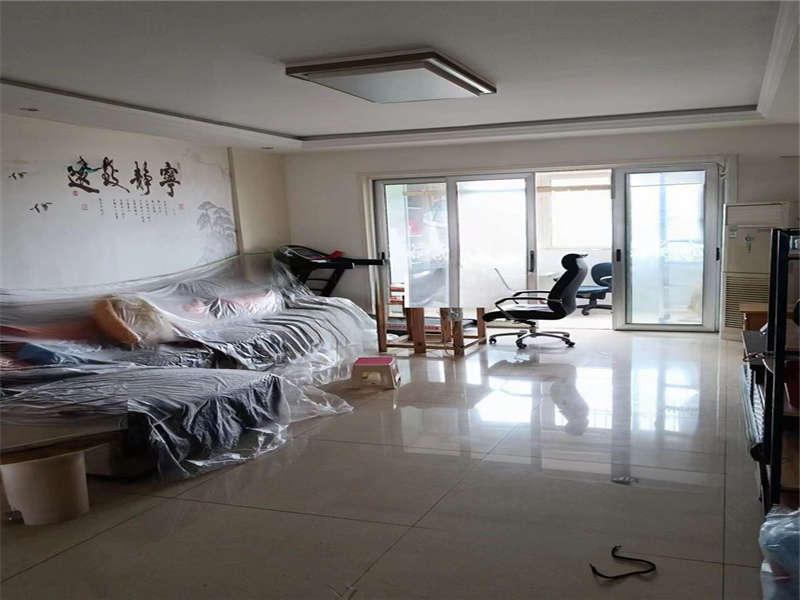 睿智園小區(qū)法拍房1、2棟1803號房產(chǎn)及室內(nèi)家具家電