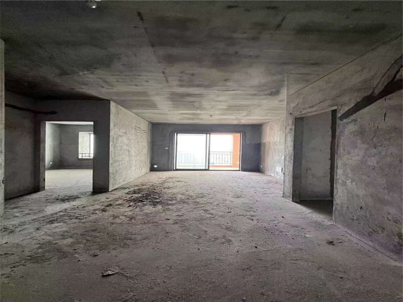 三一街區(qū)法拍房一期4、5棟2602號(hào)及地下室-1336號(hào)不動(dòng)產(chǎn)（實(shí)勘地庫(kù)車位編號(hào)C073）