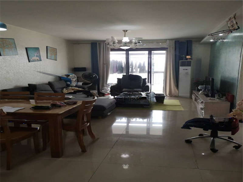 錦湘國際星城錦繡苑法拍房3棟2402號及室內物品