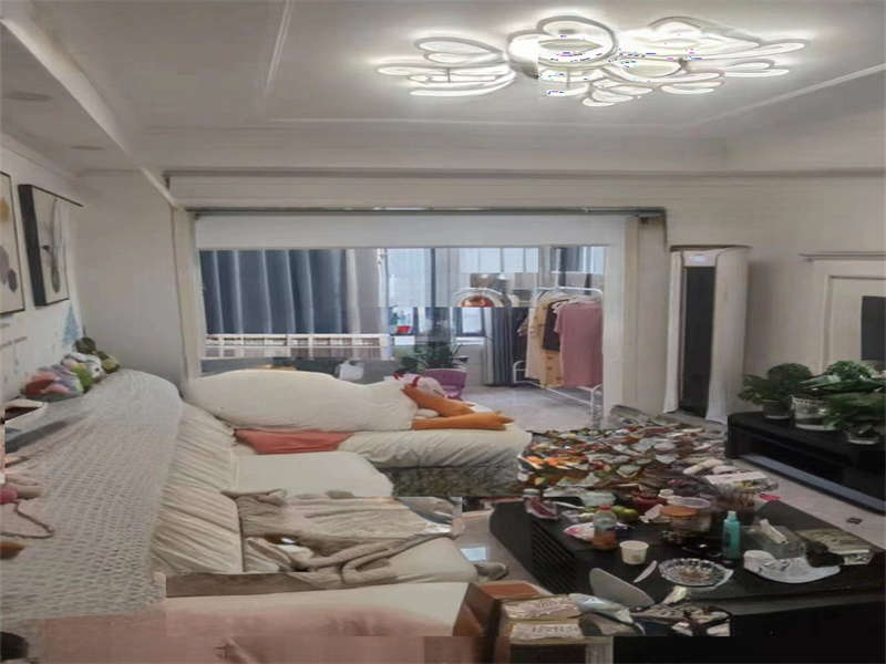 明昇壹城（明昇時(shí)代廣場）法拍房04地塊14棟1801號(hào)（雙學(xué)區(qū)）