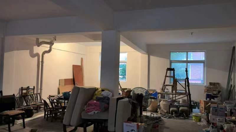 湖南金鷹機(jī)電大市場法拍房四區(qū)四棟205室、305室、405室