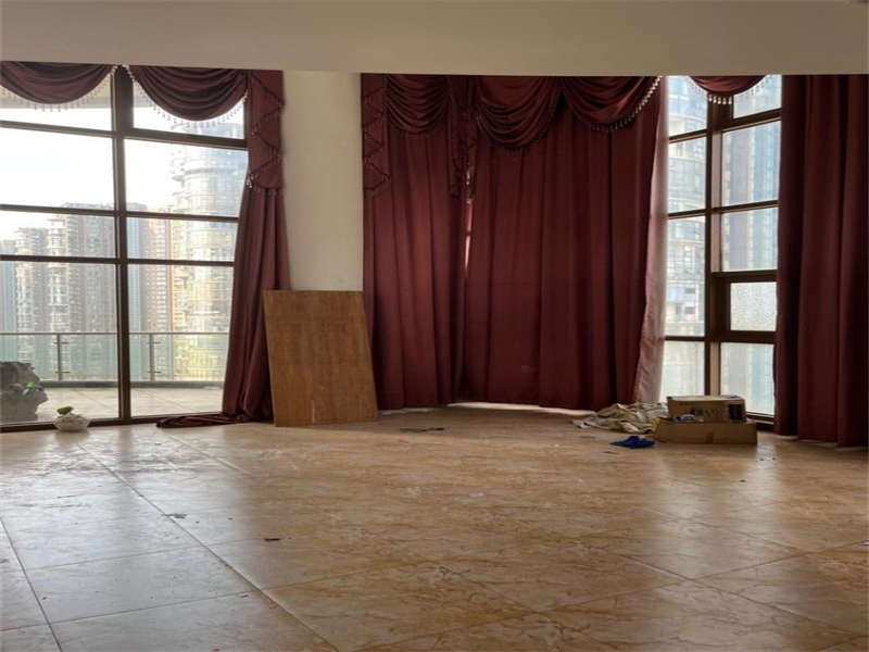 湘江世紀(jì)城富灣國際法拍房2棟1801號(hào)（雙學(xué)區(qū)）