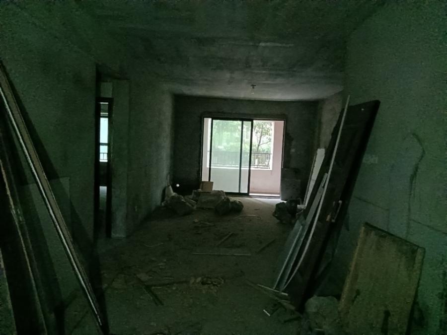 三一街區(qū)法拍房一期2、3棟104室