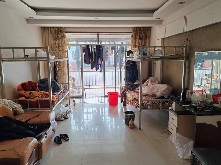 星城名典法拍房1號，2號棟606