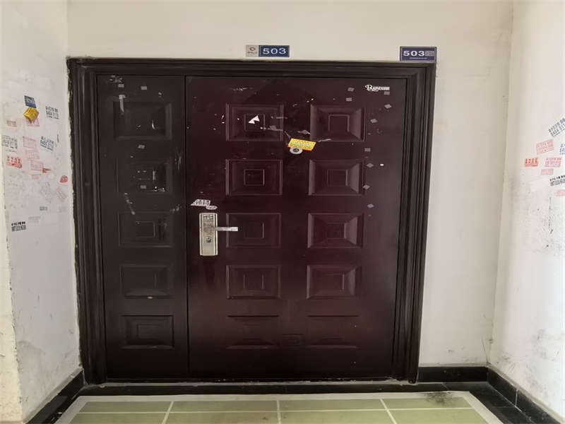 睿智園小區(qū)法拍房1、2棟503房