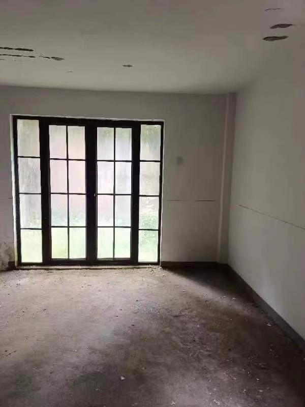 融科檀香山法拍房12棟101號(hào)房屋及2個(gè)車位（車位號(hào)108、109）和地下室