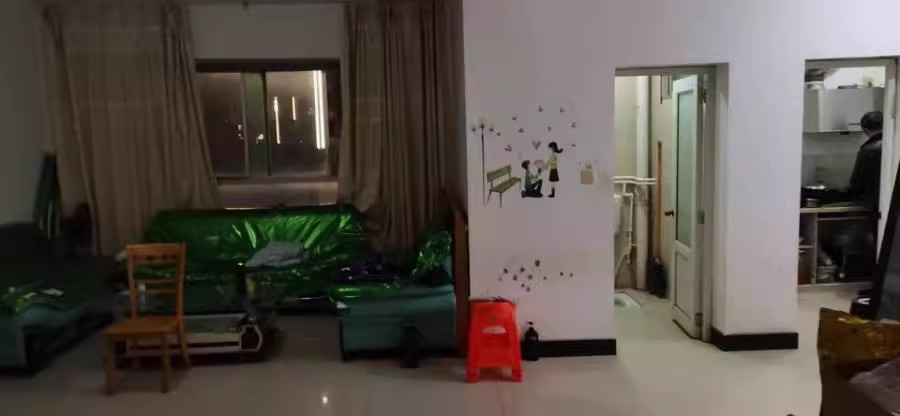 中南汽車世界Q小區(qū)法拍房Q07、Q08棟0607號(hào)