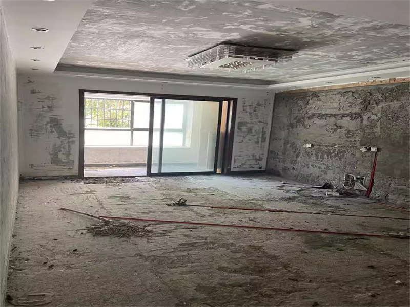 三一街區(qū)法拍房一期2、3棟105號(hào)