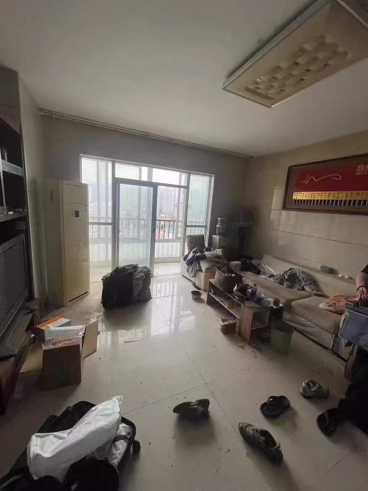 香海西岸法拍房B08、09棟2001房