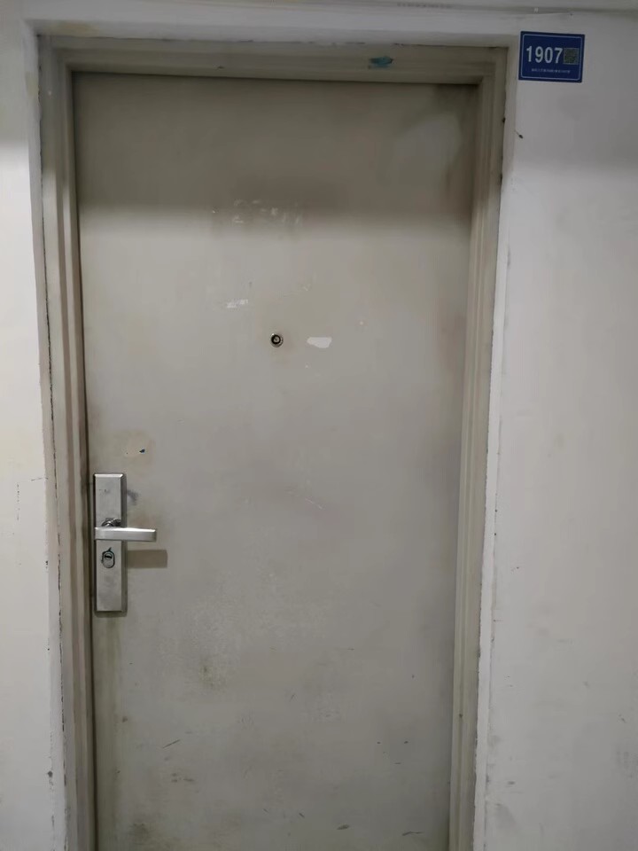 融科三萬(wàn)英尺法拍房8號(hào)棟住宅1907