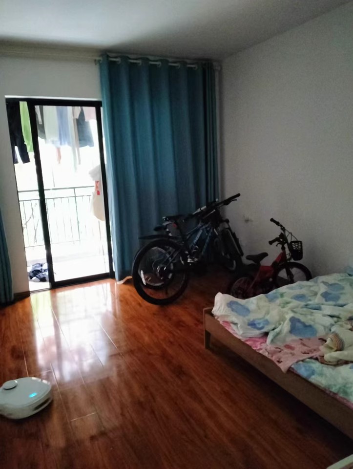 三一街區(qū)法拍房一期8、9棟407號(hào)