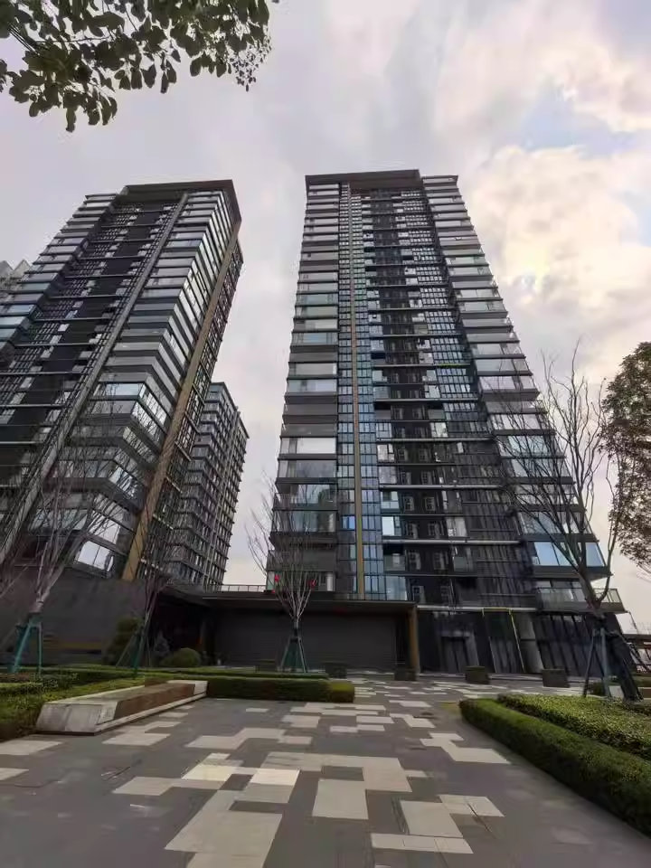 （一線江景）萬科紫臺二期法拍房18棟2502房