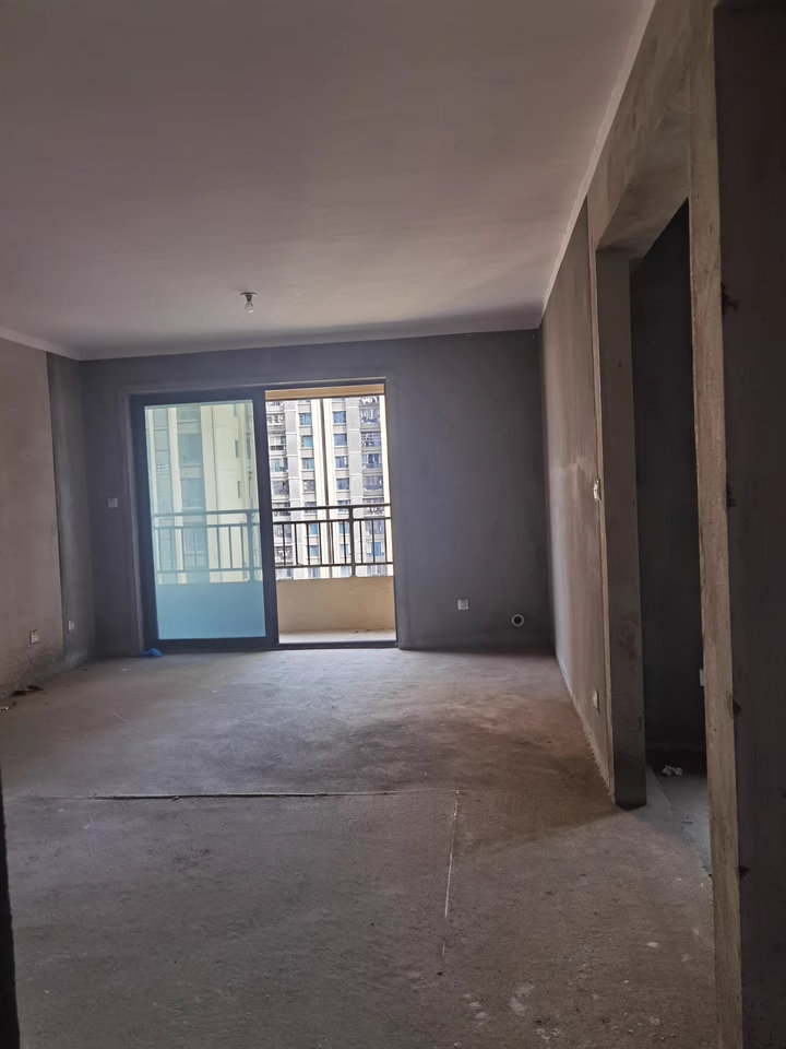 （濱江金融中心 四房）協(xié)信星瀾匯法拍房6棟2604號房及C區(qū)014號車位