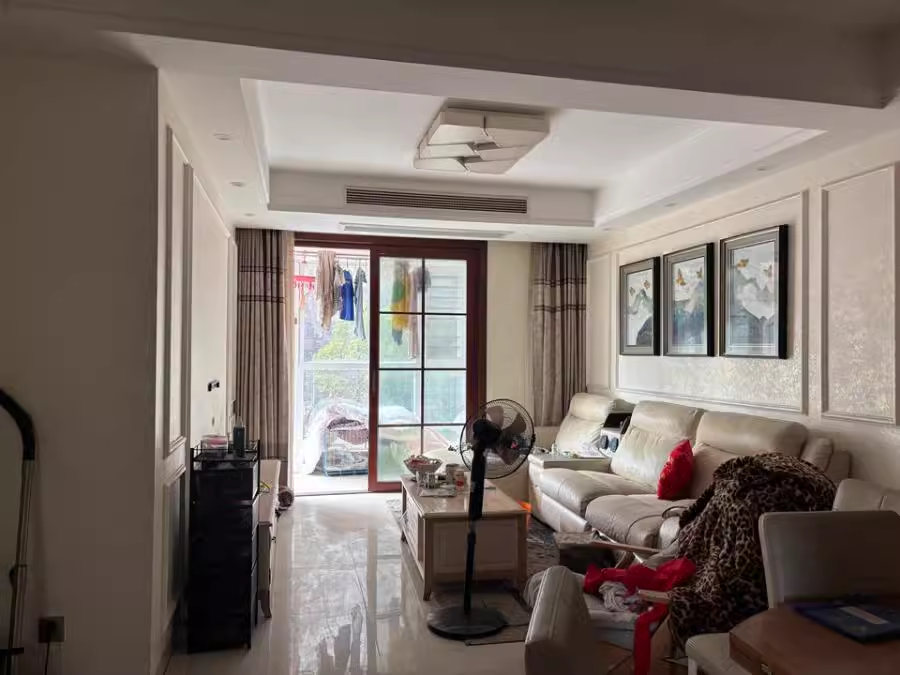 芙蓉萬國城MOMA（卓越匯富苑）法拍房11棟204號房及室內物品