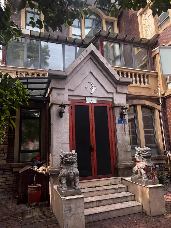 （精裝聯(lián)排別墅）五礦格蘭小鎮(zhèn)法拍房18棟101號