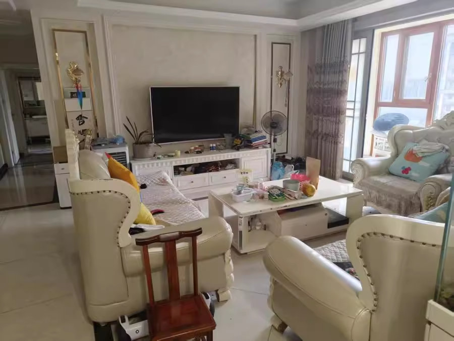 （8折）湘誠德峰小區(qū)法拍房B6棟2404號(hào)房