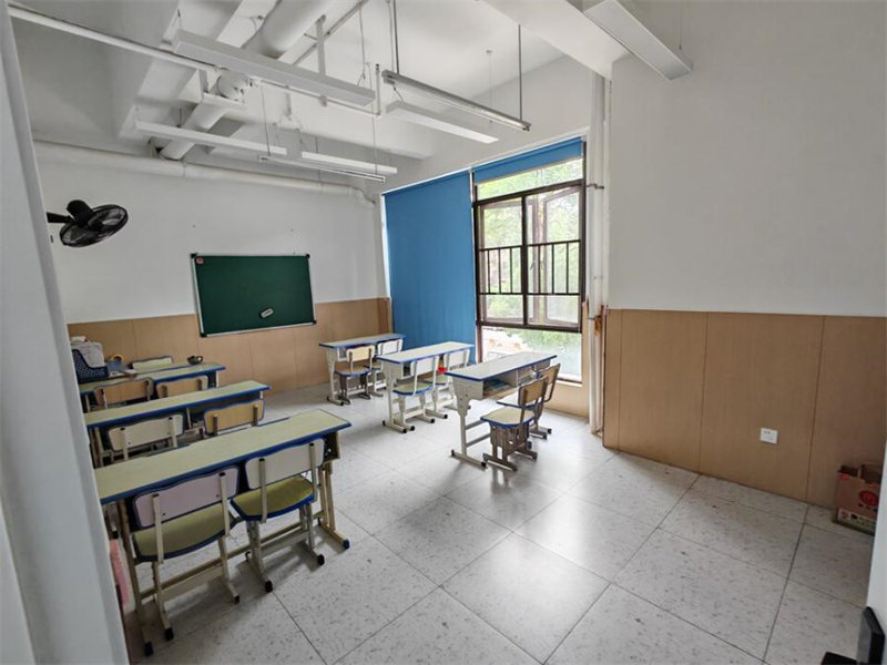 （年租金64000，14年回本）中航城法拍房2-20棟-215號商業(yè)房產