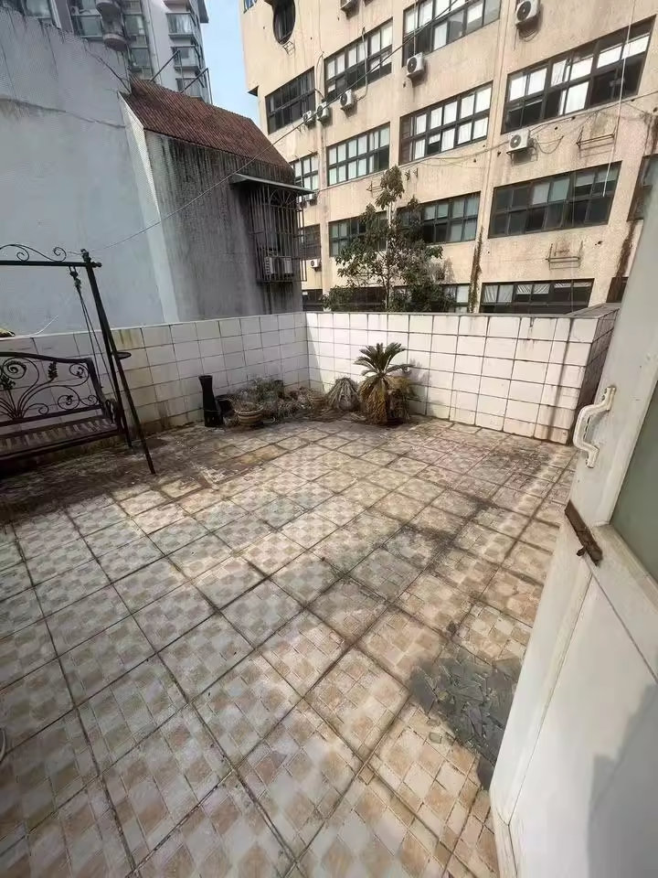 （大露臺 濱江）火炬城C4組團法拍房R11棟501房及室內(nèi)家具家電