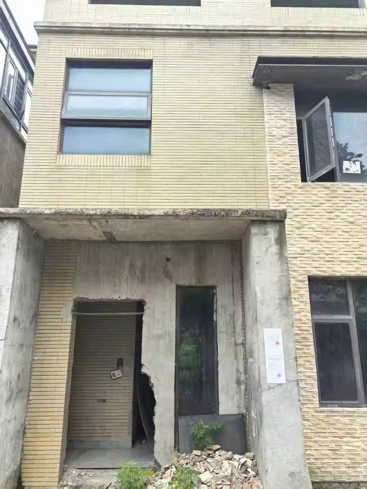 （7折別墅）保利麓谷林語G區(qū)法拍房G58棟103號房