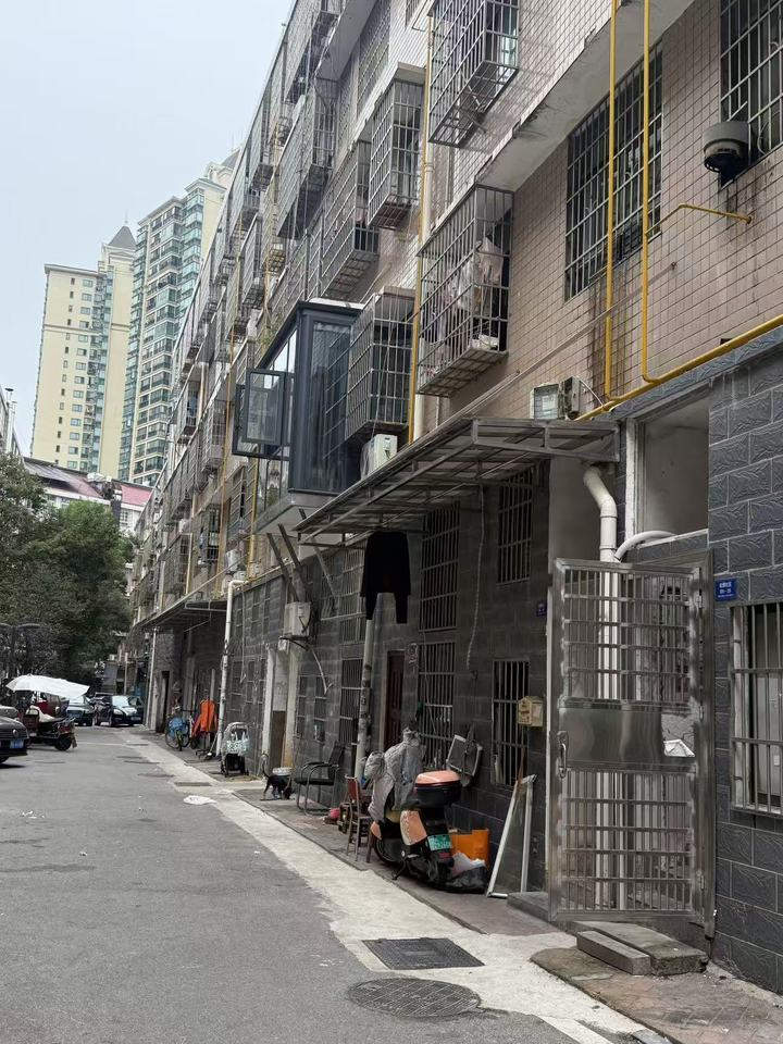 （整棟收租）松雅小區(qū)松雅安置區(qū)法拍房B-9號棟101、201、301、401房產(chǎn)