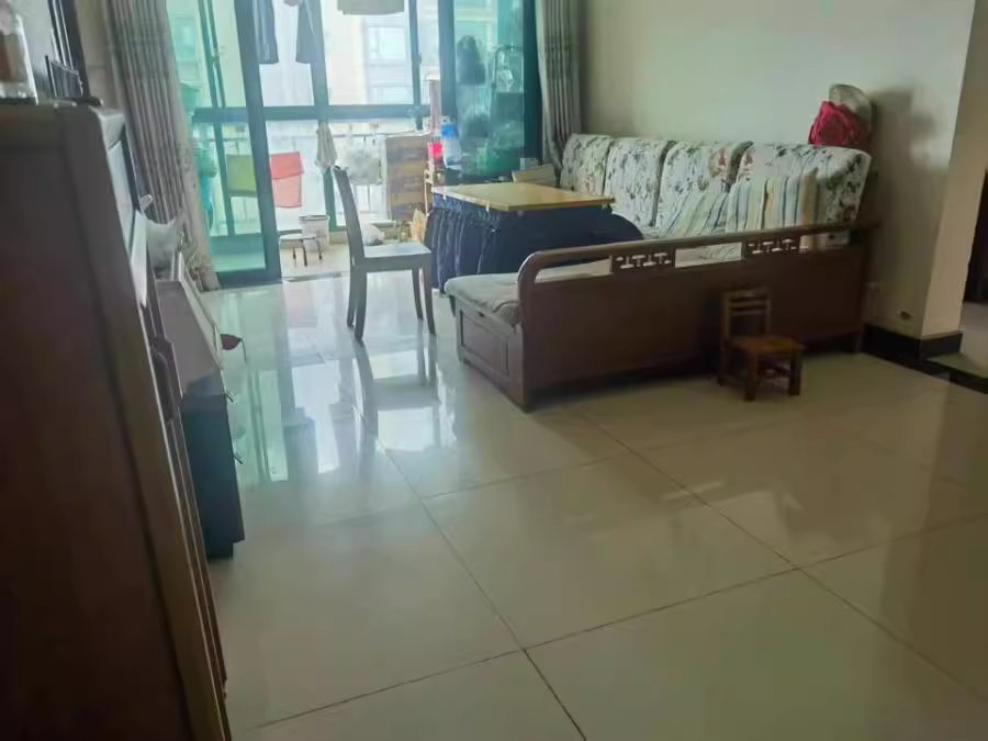 （麓山國際本部）恒大華府法拍房32、33棟2402號(hào)房屋