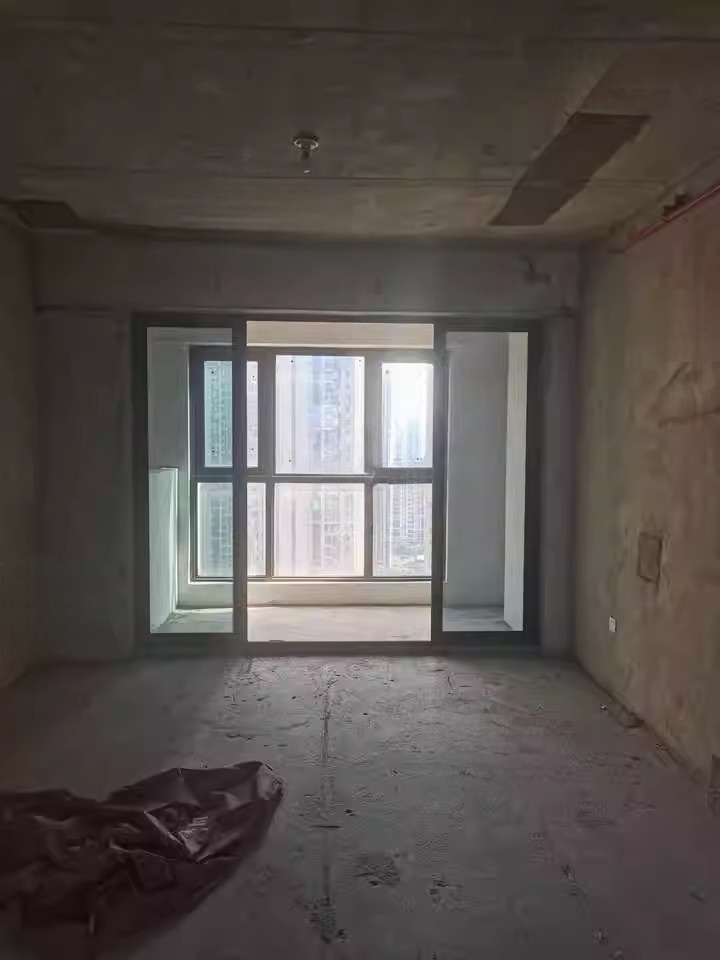 明昇壹城（明昇時(shí)代廣場）法拍房二期2棟2401號(hào)（雙學(xué)區(qū)）